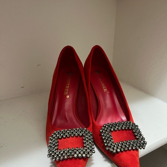 Red Heels size 5 - Picture 2 of 5